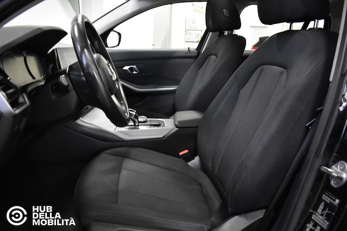 BMW 320d 48V Touring Business Advantage